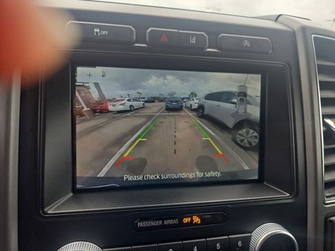 Used 2021 Ford Expedition XLT image 14