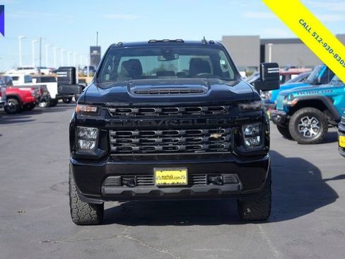 Used 2023 Chevrolet Silverado 2500 Custom w/ Custom Value Package image 3