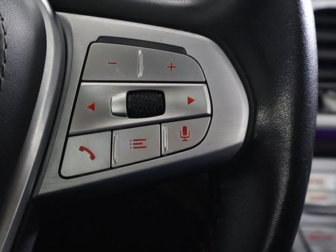 Used 2021 BMW 740i xDrive w/ Premium Package image 46