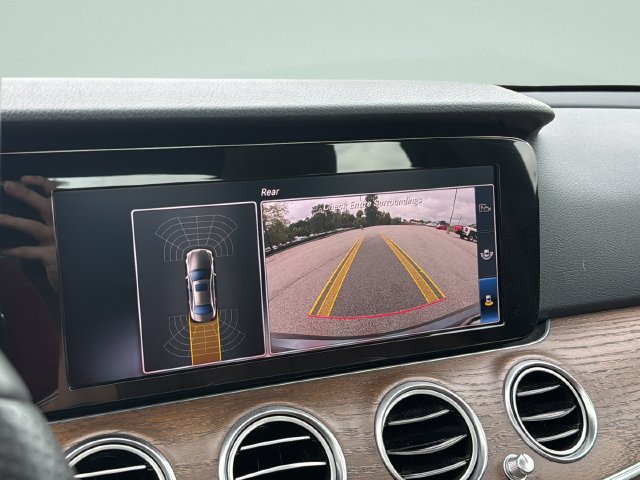 Used 2018 Mercedes-Benz E 300 4MATIC image 38