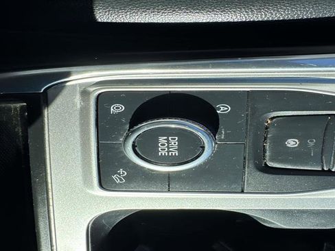 Used 2020 Ford Explorer XLT w/ Equipment Group 202A image 19