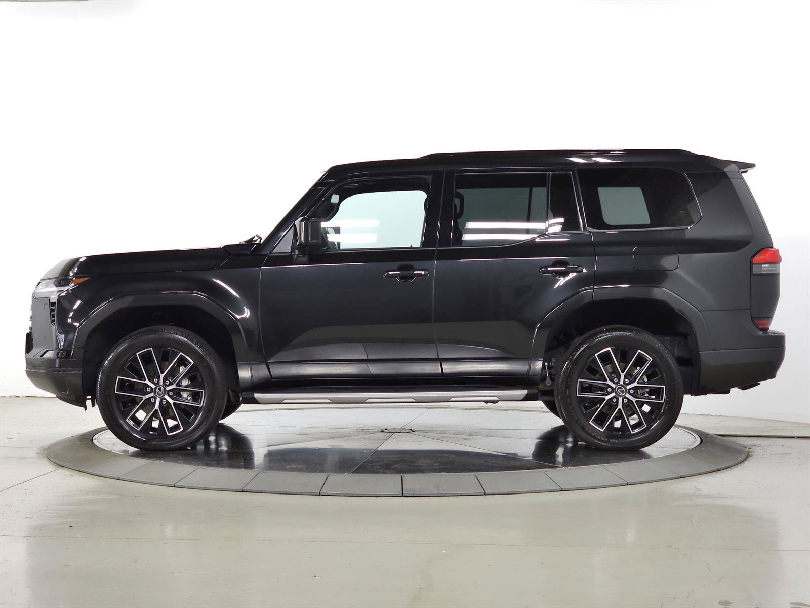 Used 2024 Lexus GX 550 w/ Accessory Package (Z1) AWD/4WD image 5