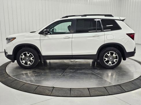 Used 2023 Honda Passport TrailSport image 28