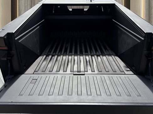 Used 2025 Tesla Cybertruck AWD Crew Cab image 45