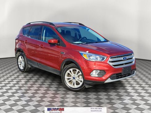 Certified 2018 Ford Escape SE image 1
