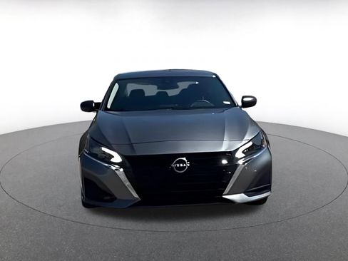 Used 2025 Nissan Altima 2.5 SV image 12