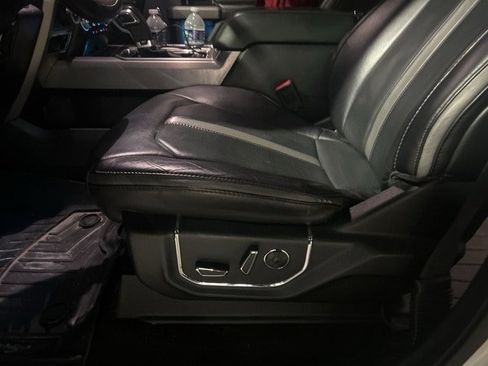 Used 2018 Ford F150 Platinum w/ Equipment Group 701A Luxury image 6