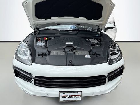 Certified 2021 Porsche Cayenne AWD/4WD image 28