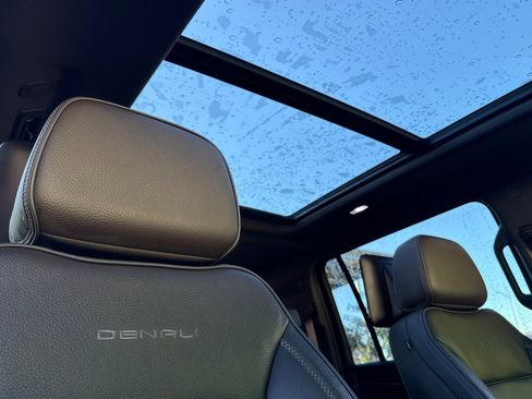 Used 2024 GMC Yukon XL Denali w/ Denali Reserve Package image 23