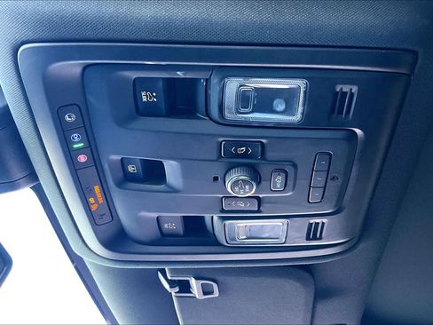 Used 2021 Chevrolet Suburban RST w/ Luxury Package image 31