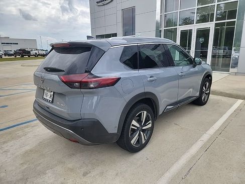 Used 2023 Nissan Rogue SL w/ SL Premium Package image 4