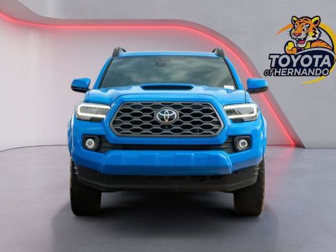 Used 2020 Toyota Tacoma TRD Sport w/ TRD Premium Sport Package AWD/4WD image 2