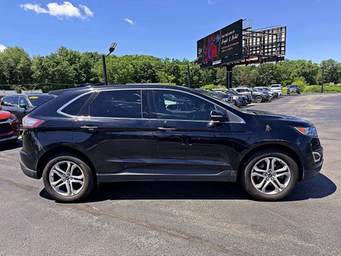 Used 2018 Ford Edge Titanium w/ Technology Package AWD/4WD image 10