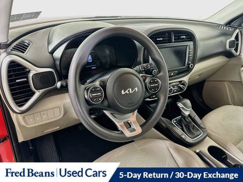 Used 2023 Kia Soul LX FWD image 13