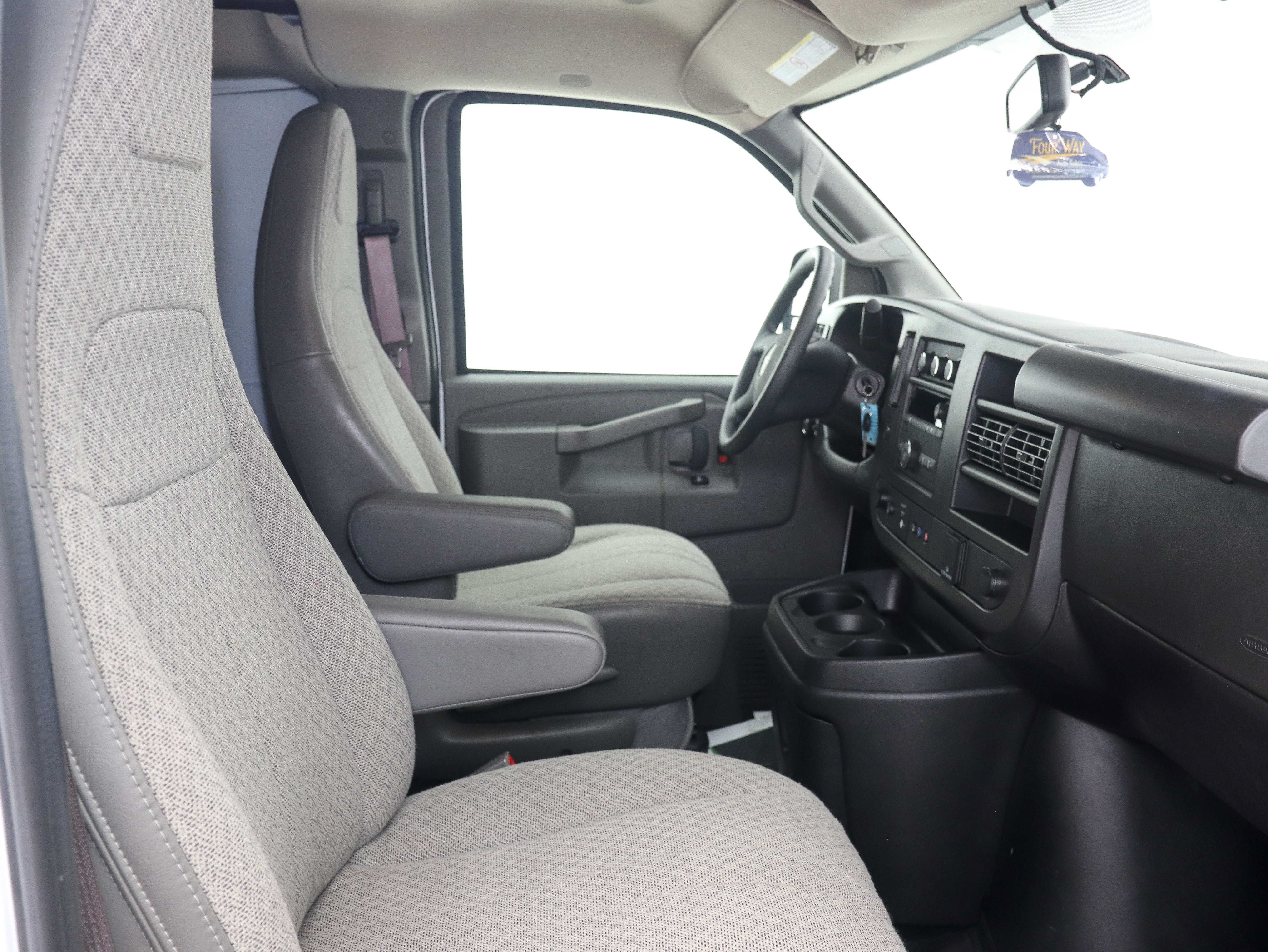 Used 2025 GMC Savana 2500 Extended w/ Driver Convenience Package RWD image 17