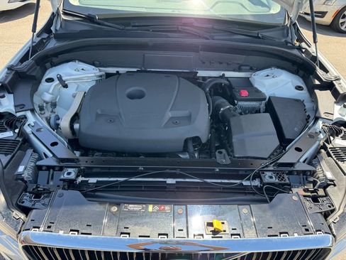 Used 2021 Volvo XC60 T5 Momentum w/ Premium Package FWD image 36