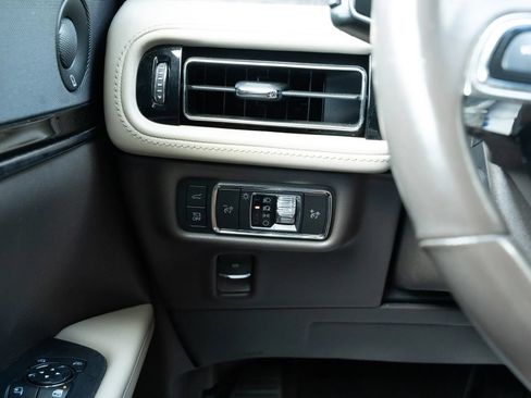 Used 2021 Lincoln Nautilus Reserve FWD image 30