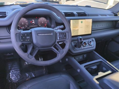 Used 2023 Land Rover Defender 110 V8 image 30
