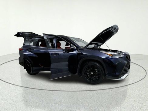 Used 2023 Toyota Highlander XSE AWD/4WD image 15