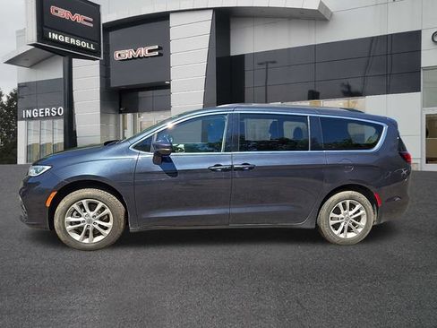 Used 2021 Chrysler Pacifica Touring AWD/4WD image 25
