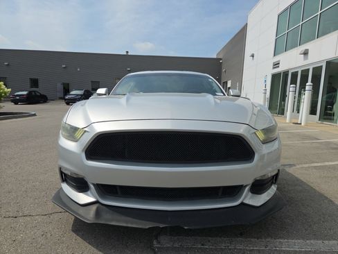 Used 2016 Ford Mustang Coupe RWD image 4