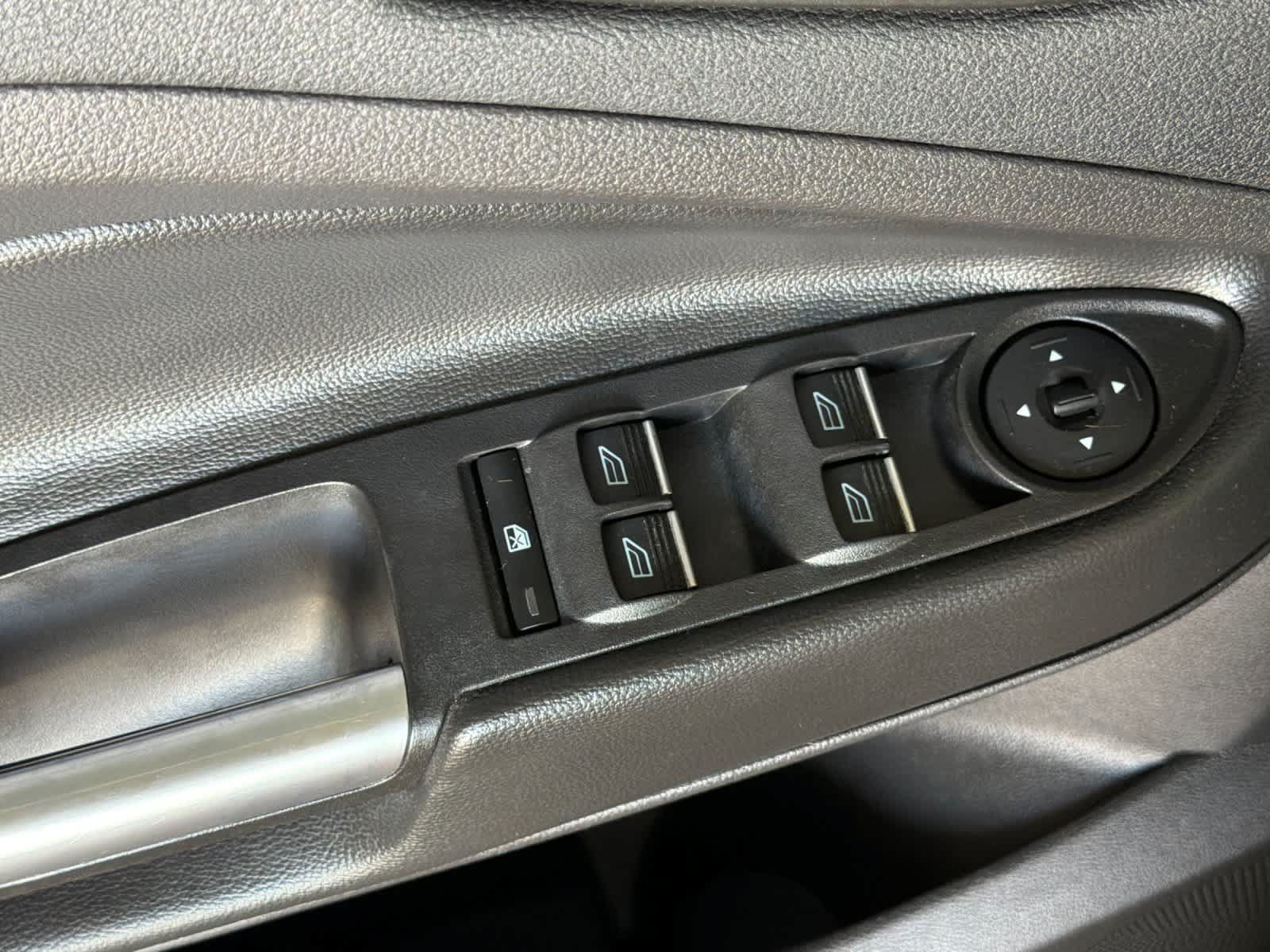 Used 2017 Ford Escape SE w/ Equipment Group 201A FWD image 12