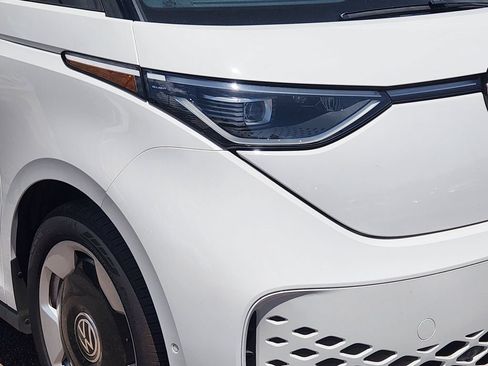 New 2025 Volkswagen ID. Buzz Pro S RWD image 29