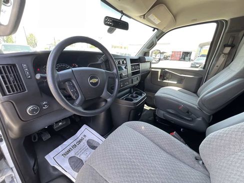 Used 2018 Chevrolet Express 2500 w/ Driver Convenience Package RWD image 13