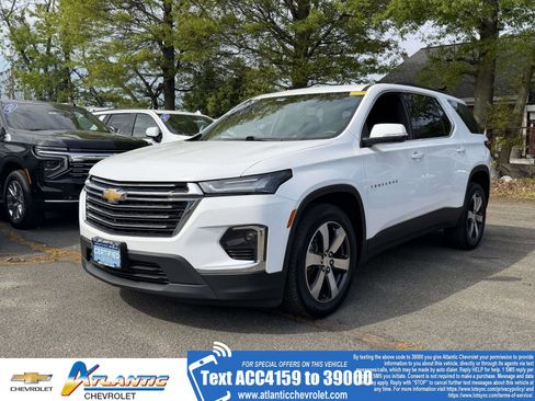 Certified 2023 Chevrolet Traverse LT w/ LT Premium Package AWD/4WD image 1