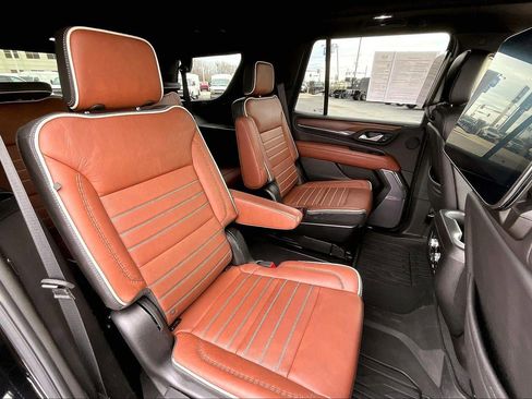 Used 2023 GMC Yukon Denali Ultimate w/ LPO, Floor Liner Package image 24