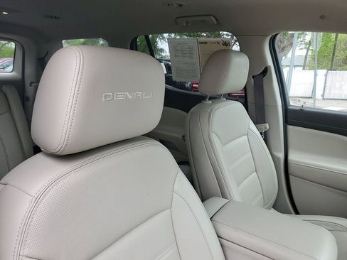Used 2019 GMC Acadia Denali w/ Technology Package FWD image 24