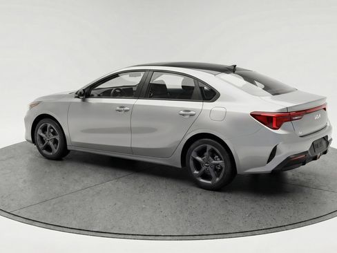 Used 2025 Kia K4 LXS image 6