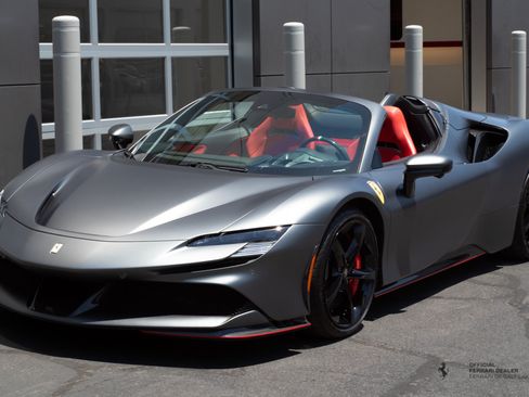 Used 2024 Ferrari SF90 Spider AWD/4WD image 1
