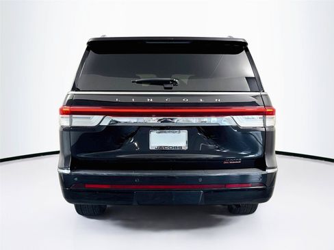 Used 2022 Lincoln Navigator L Reserve w/ Monochromatic Package RWD image 4