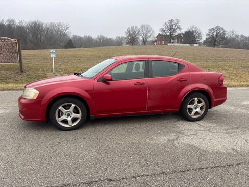 Used 2012 Dodge Avenger SXT FWD image 1