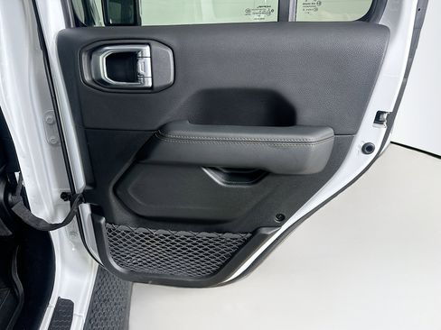 Used 2023 Jeep Wrangler Unlimited Sahara AWD/4WD image 29