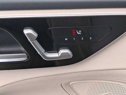 Certified 2025 Mercedes-Benz C 300 4MATIC image 23