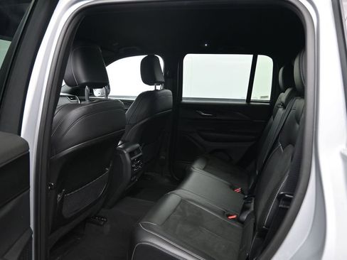 Used 2025 Jeep Grand Cherokee Altitude AWD/4WD image 26