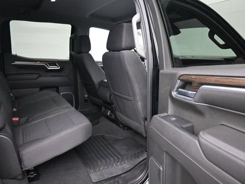 Used 2022 Chevrolet Silverado 1500 LT AWD/4WD image 12