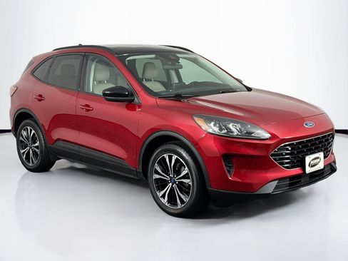 Used 2021 Ford Escape SE w/ SE Sport Appearance Package AWD/4WD image 2