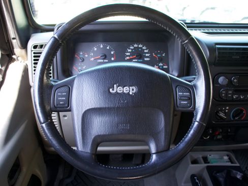 Used 2005 Jeep Wrangler X AWD/4WD image 28
