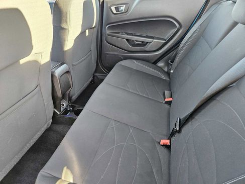 Used 2016 Ford Fiesta SE image 27