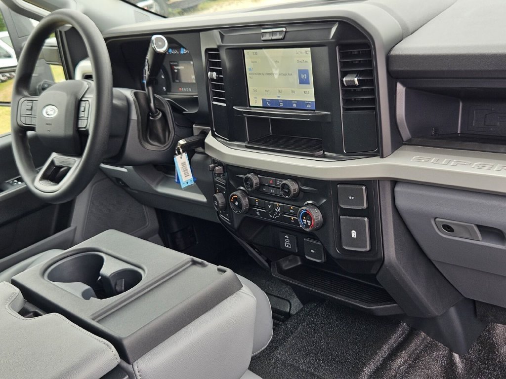 New 2026 Ford F250 XL w/ FX4 Off-Road Package AWD/4WD image 12