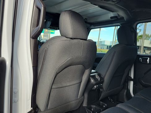 Used 2025 Jeep Wrangler Sport image 13