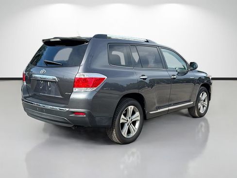 Used 2012 Toyota Highlander Limited w/ Tow Pkg AWD/4WD image 3