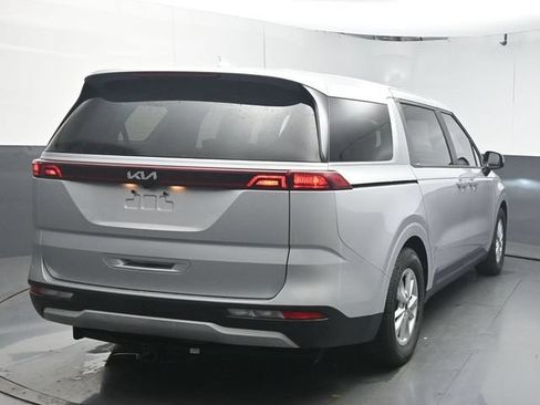 Used 2022 Kia Carnival LX FWD image 7