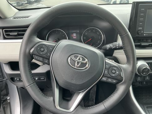Used 2022 Toyota RAV4 XLE w/ Convenience Package AWD/4WD image 14