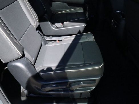 New 2026 Chevrolet Suburban Premier image 15