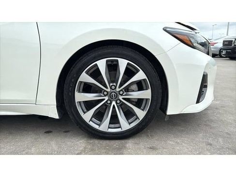 Used 2023 Nissan Maxima Platinum w/ Sport Mat Group FWD image 35