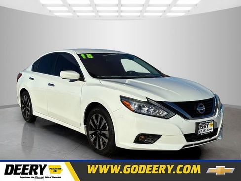 Used 2018 Nissan Altima 2.5 SV image 1
